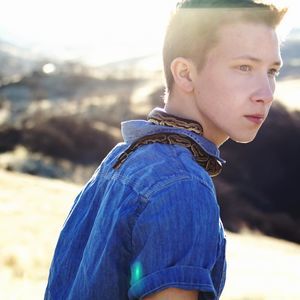 Meet your Posher, Levi